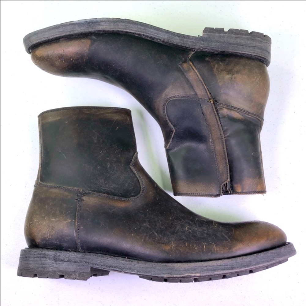 FRYE BOWERY INSIDE ZIP BOOT (10.5M)